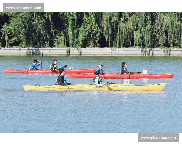 极速水上激战:皮划艇比赛精彩瞬间与冠军争夺全记录 极速水上激战:皮划艇比赛精彩瞬间与冠军争夺全记录